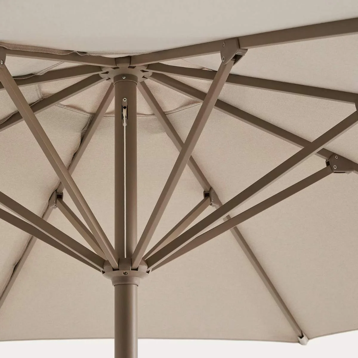 Kave Home Milna beige parasol with central pole and graphite steel structure Ø300cm - Image 15