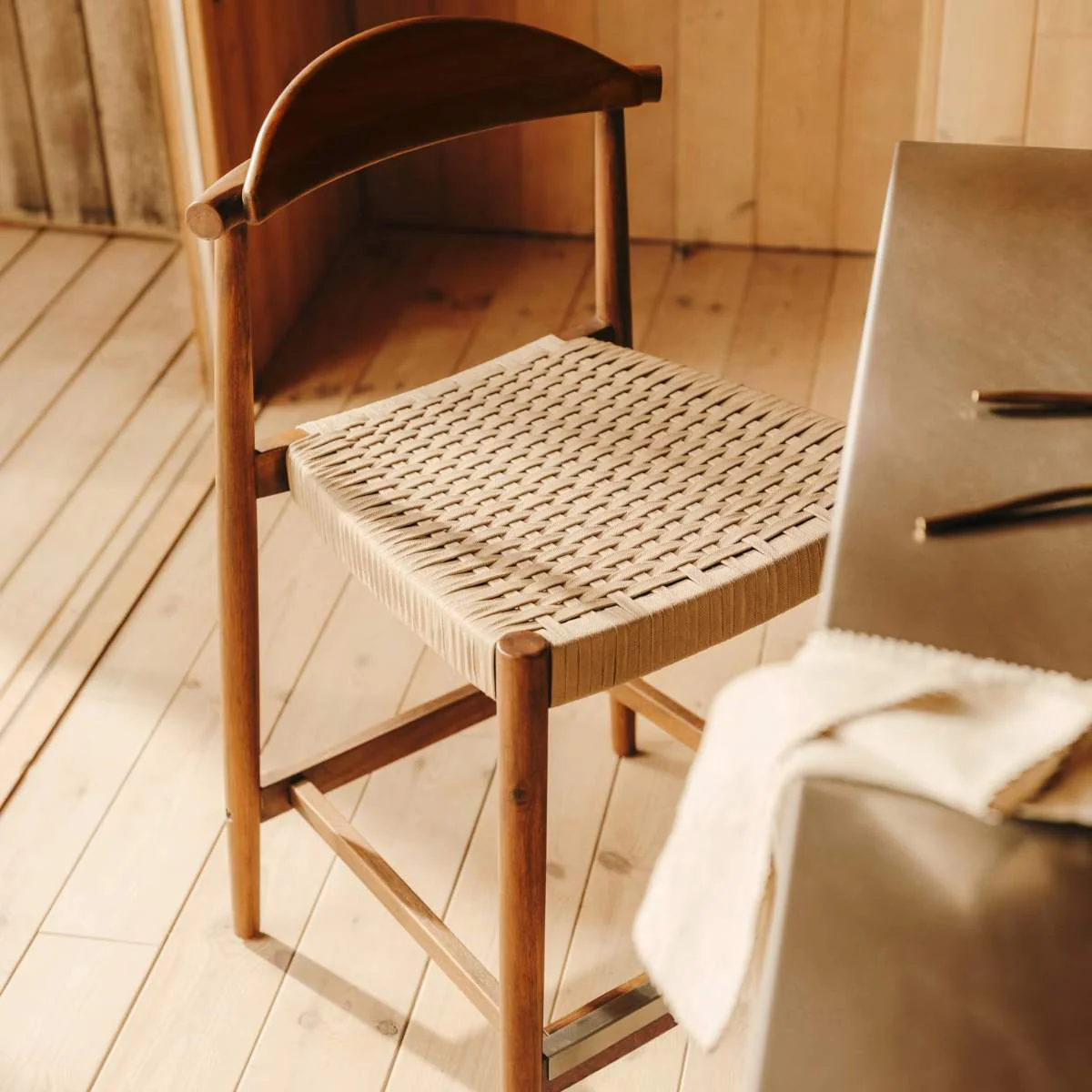 Kave Home Nina stool made of solid acacia wood with black finish and beige rope height 62 cm - Image 33