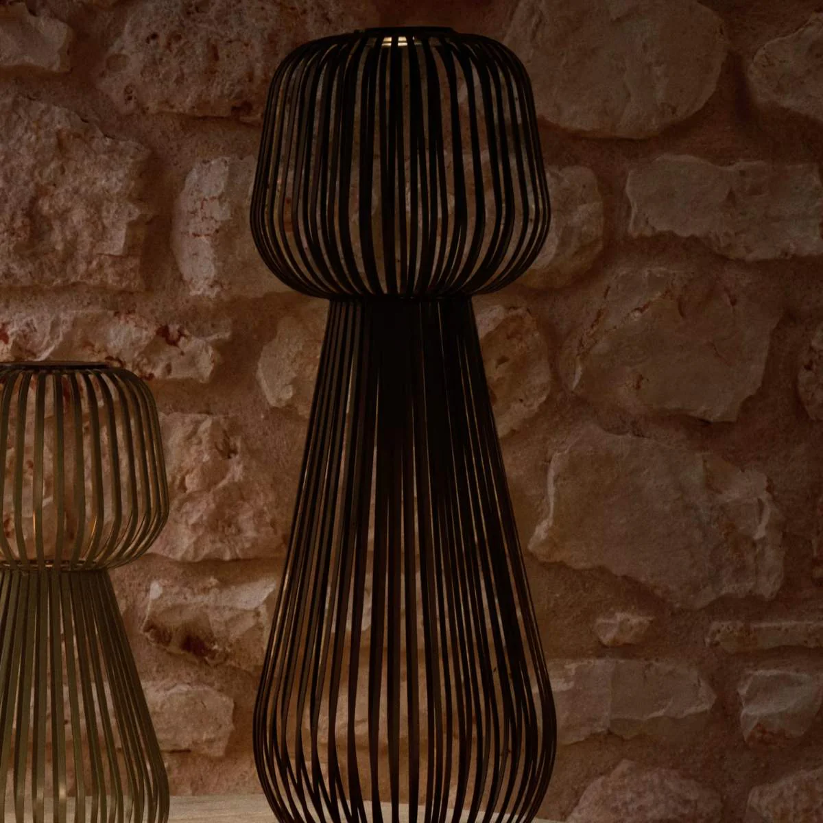 Kave Home Reiba green metal solar floor lamp - Image 13