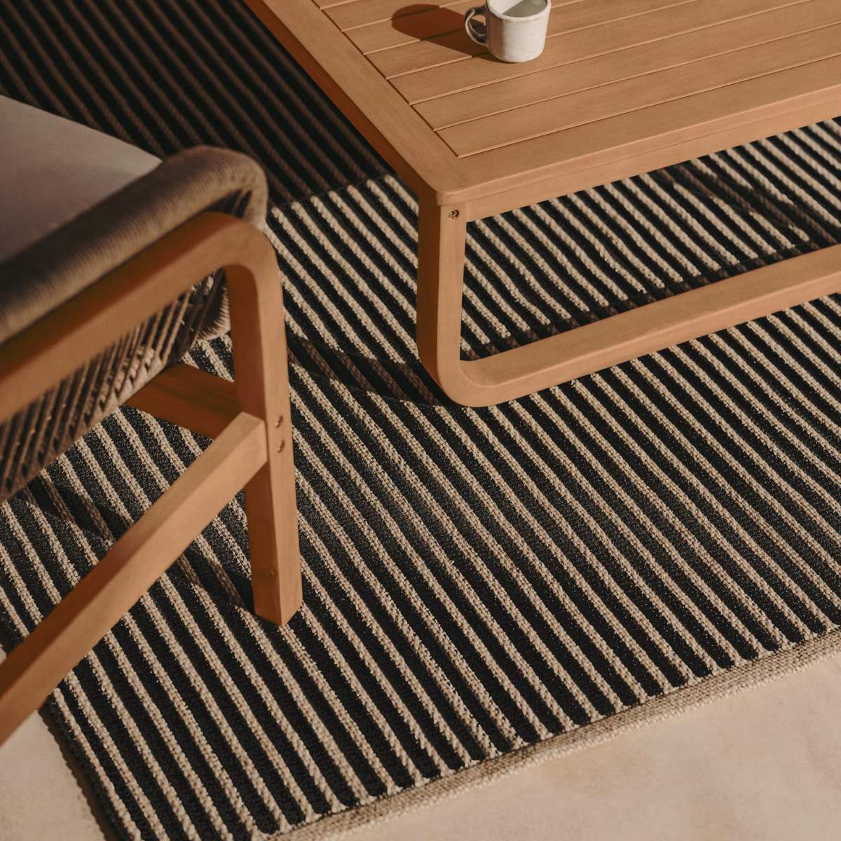Kave Home Satanca beige and black striped rug made from synthetic fibres 160 x 230 cm - Image 5