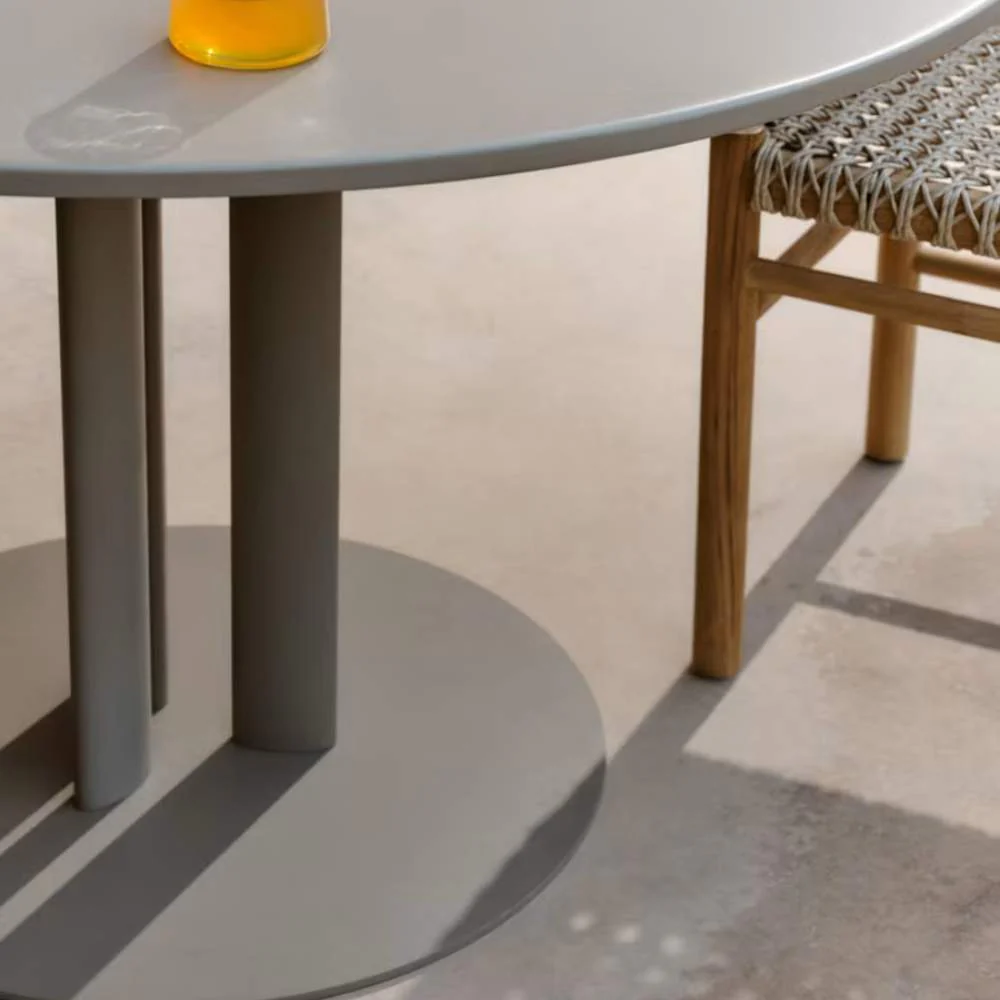 Kave Home Sedalis Round Outdoor Table – Steel Base with Taupe Aluminum Top Ø80cm - Image 5