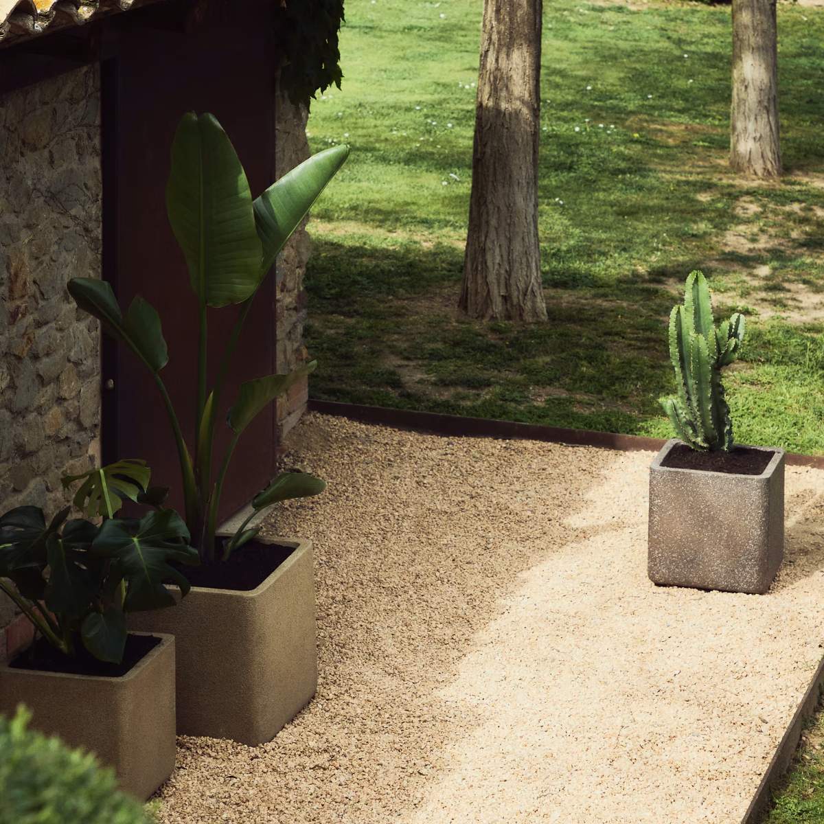 Kave Home Set of 2 Minoa planters with mustard stone effect 44 x 44 cm - Image 13