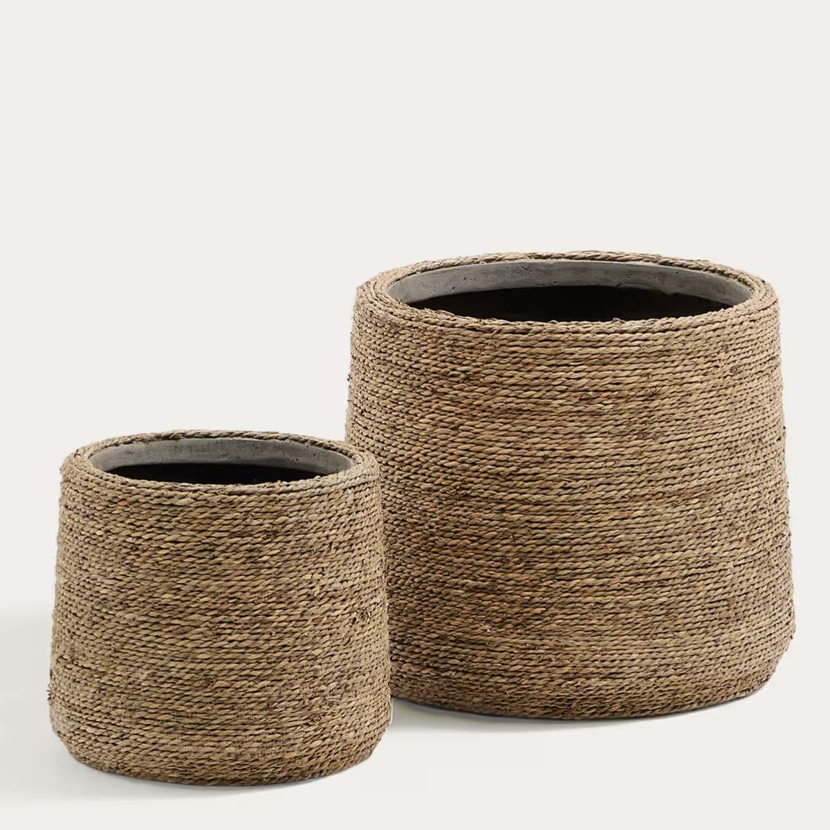 Kave Home Sigal set of 2 cement plant pots in a natural finish, Ø 24 cm / 31 cm