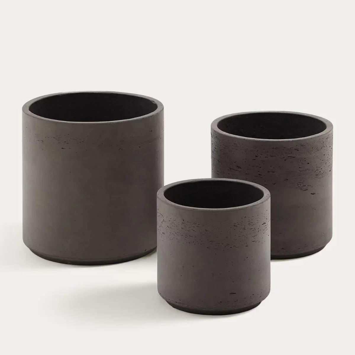 Kave Home Sintina set of 3 grey cement and fiberglass plant pots Ø 23 cm / Ø 27.5 cm / 32 cm