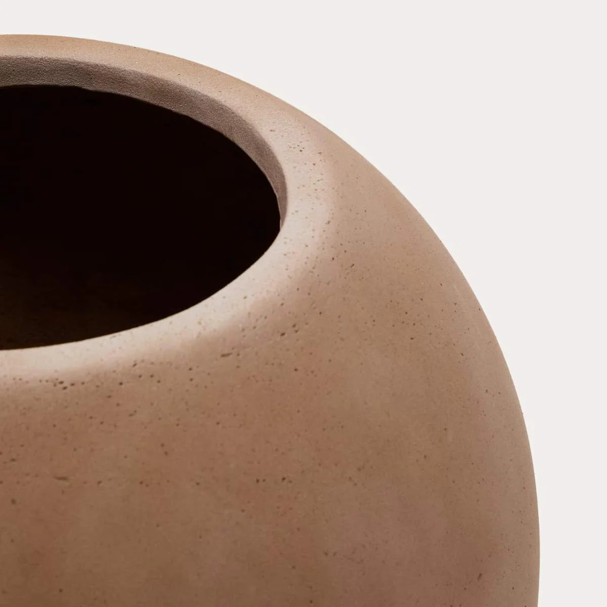 Kave Home Solna terracotta-effect planter Ø51cm - Image 2