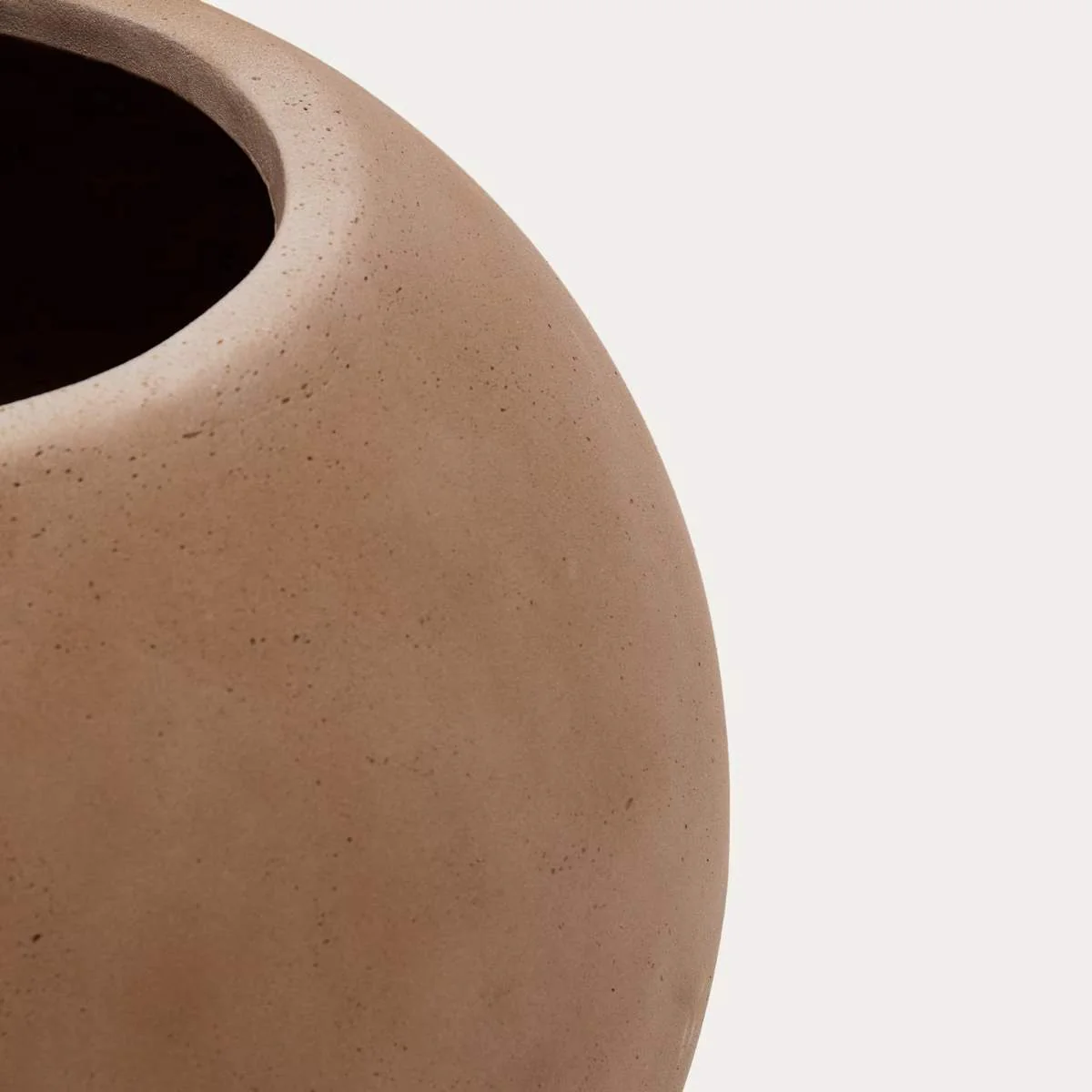 Kave Home Solna terracotta-effect planter Ø51cm - Image 3
