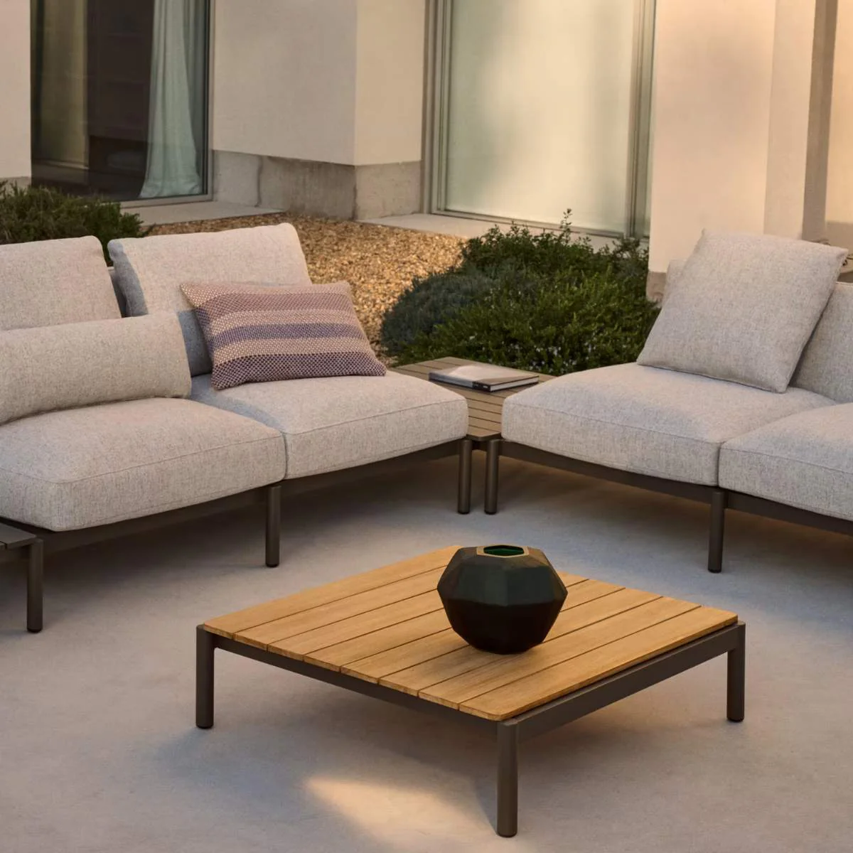 Kave Home Sorells coffee table in green aluminum and teak wood 89 x 91 cm FSC 100% - Image 11