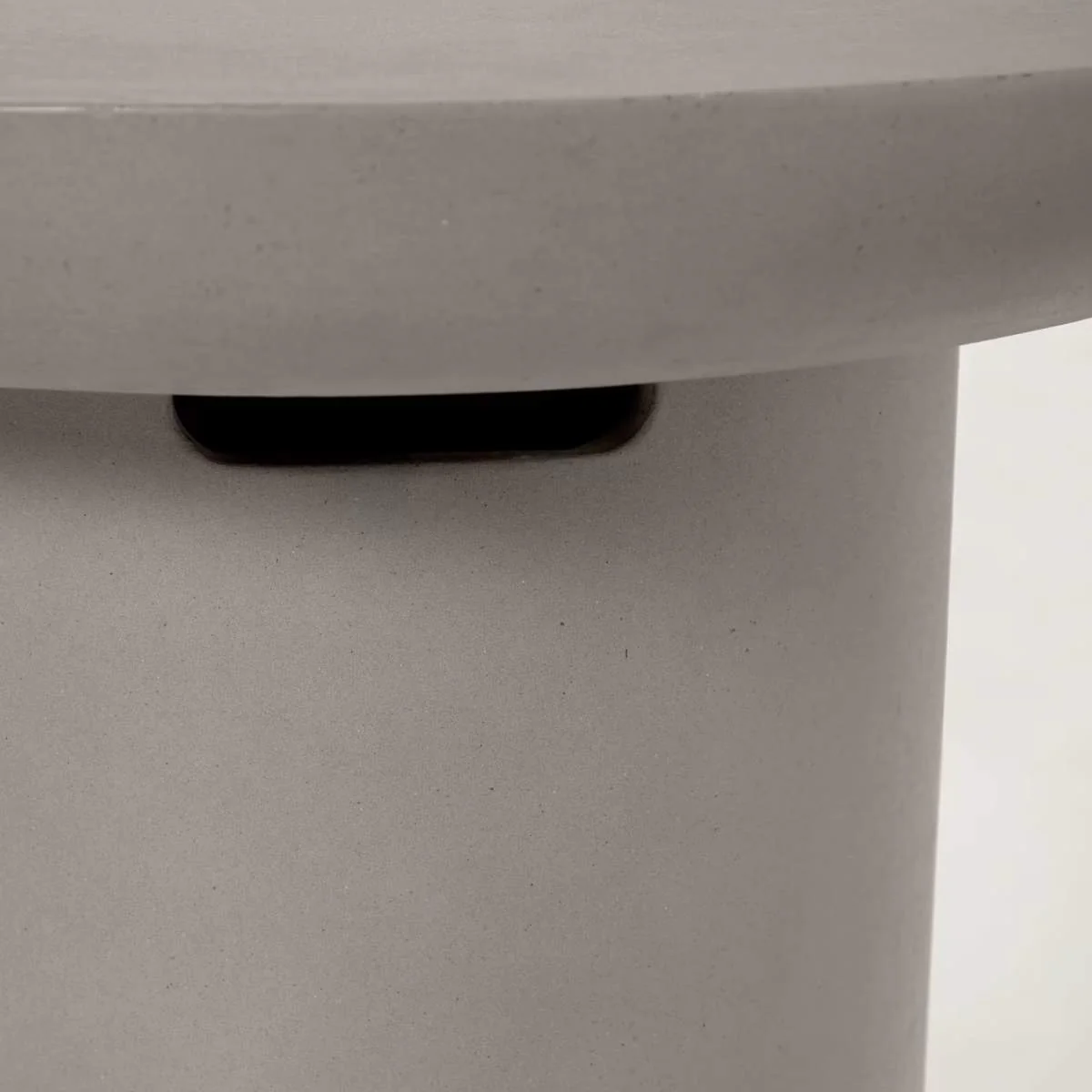 Kave Home Taimi concrete round outdoor side table Ø 50 cm - Image 4