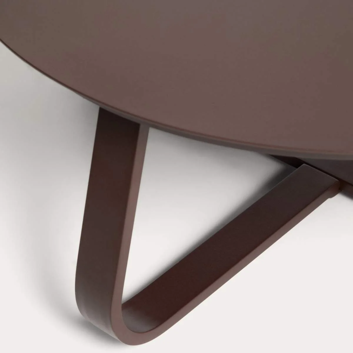 Kave Home Tamaris ecru aluminium outdoor coffee table Ø80cm - Image 10