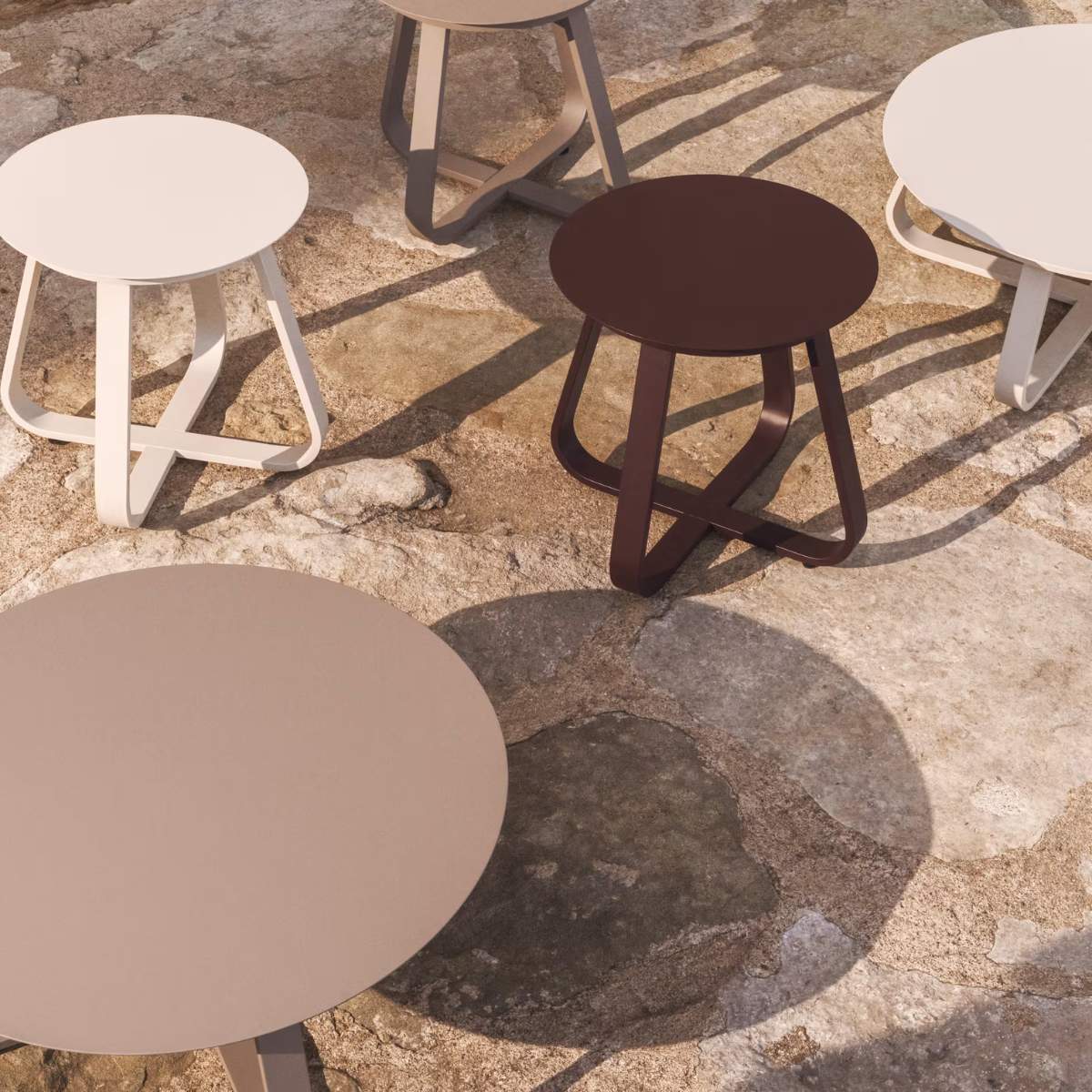 Kave Home Tamaris ecru aluminium outdoor coffee table Ø80cm - Image 15