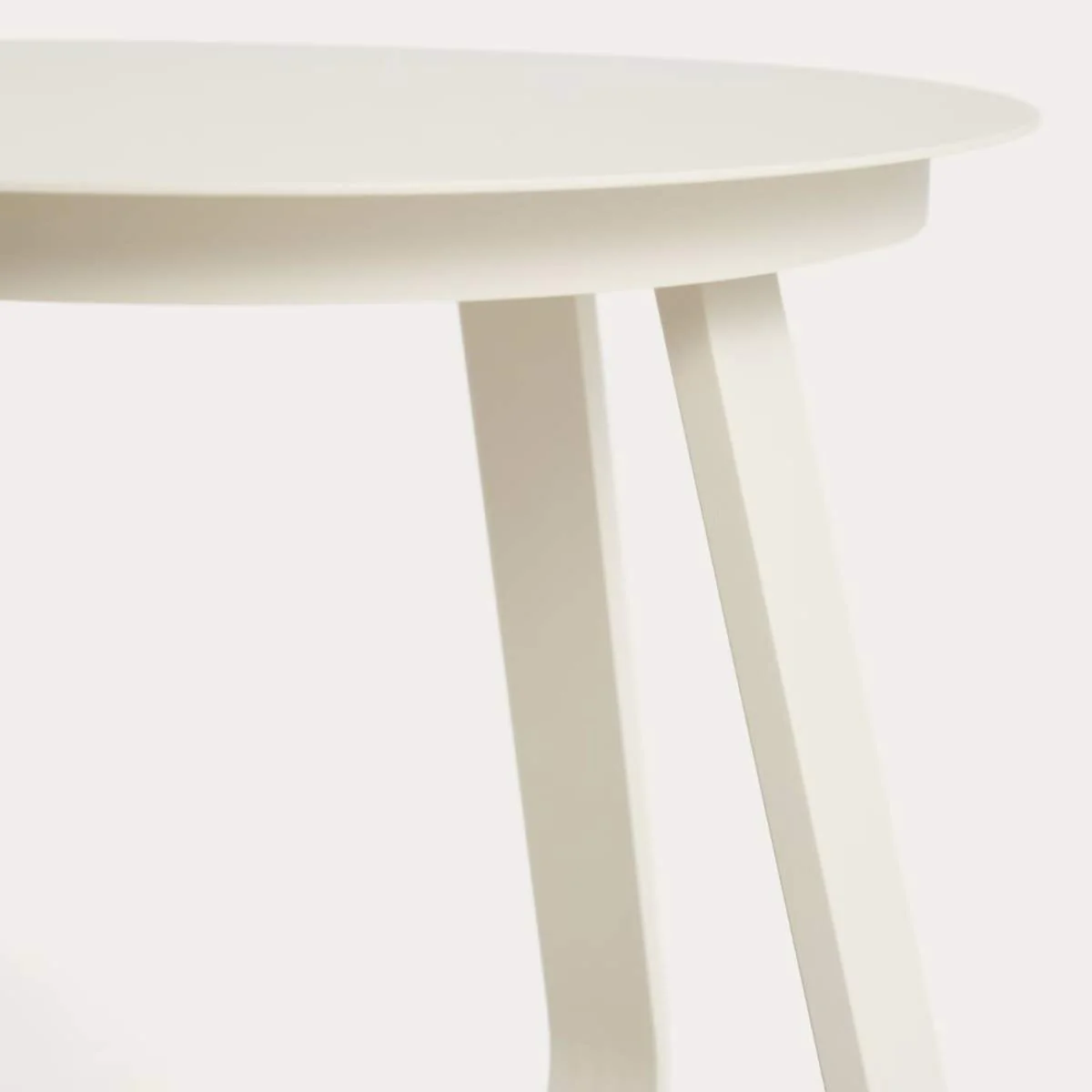 Kave Home Tamaris ecru aluminium outdoor side table Ø48cm - Image 5