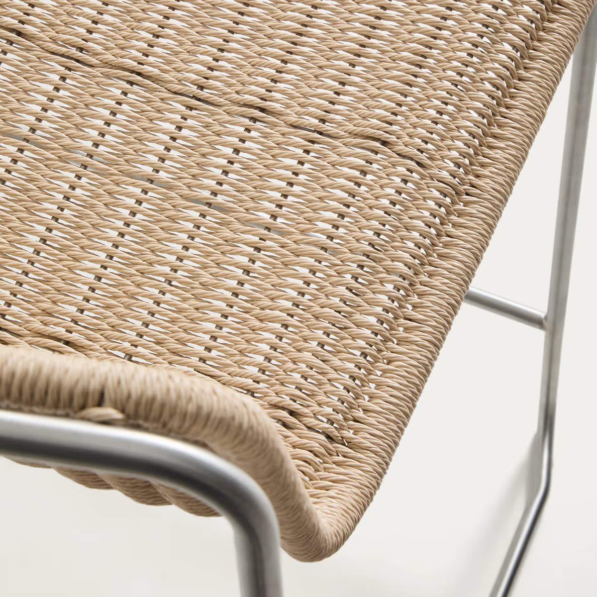 Kave Home Tavari stackable stool in beige synthetic rope cord and AISI 304 stainless steel with brushed finish 75 cm - Image 6
