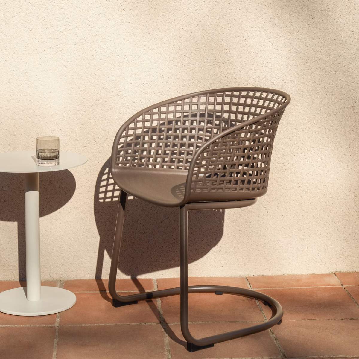 Kave Home Tenaro green plastic outdoor chair with steel structure - Image 28