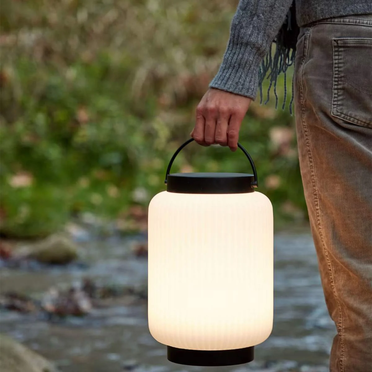Kave Home Verona outdoor table lamp in polythene and metal with black finish - Image 6