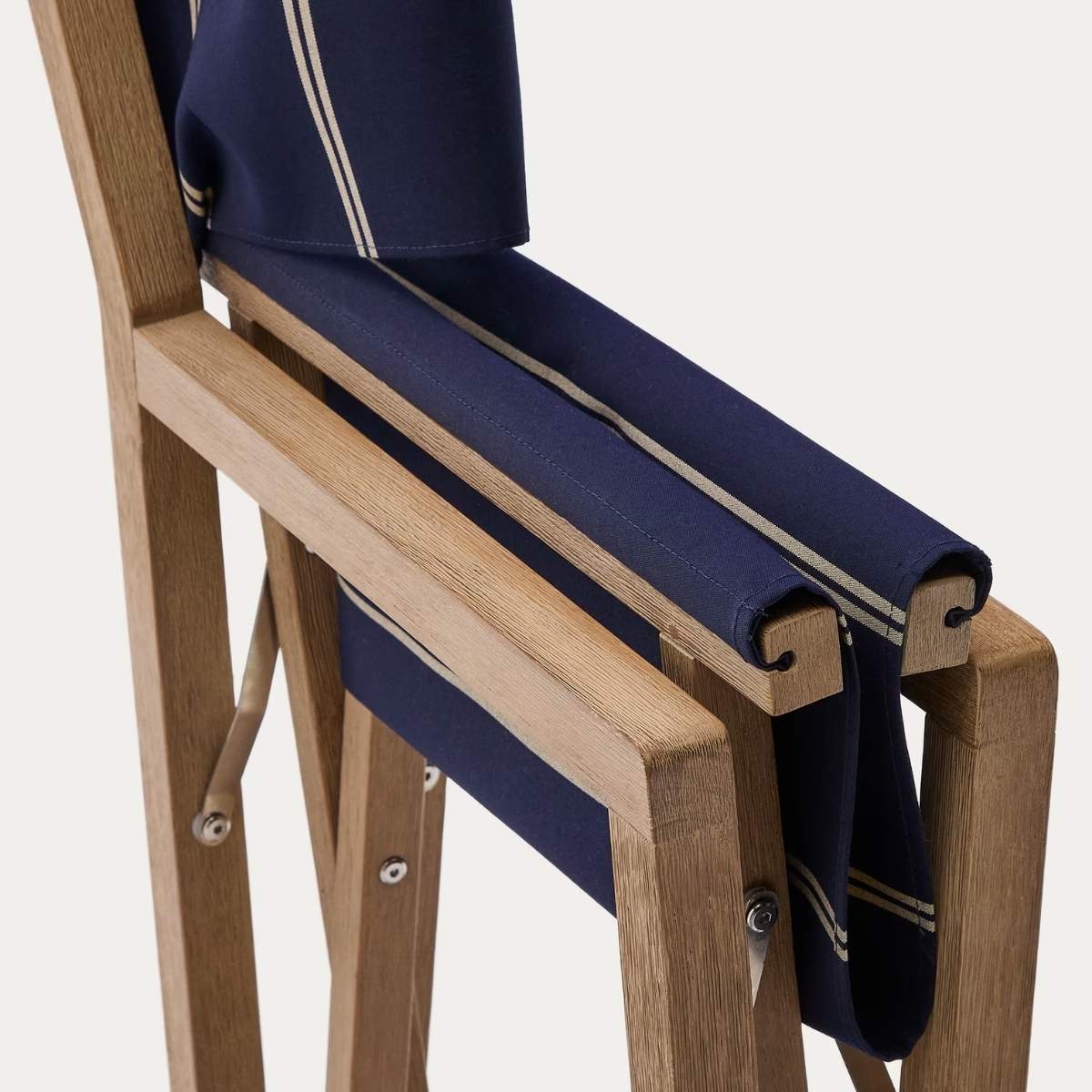 Kave Home Vilara blue and beige striped outdoor folding chair made of FSC 100% solid acacia wood - Image 11