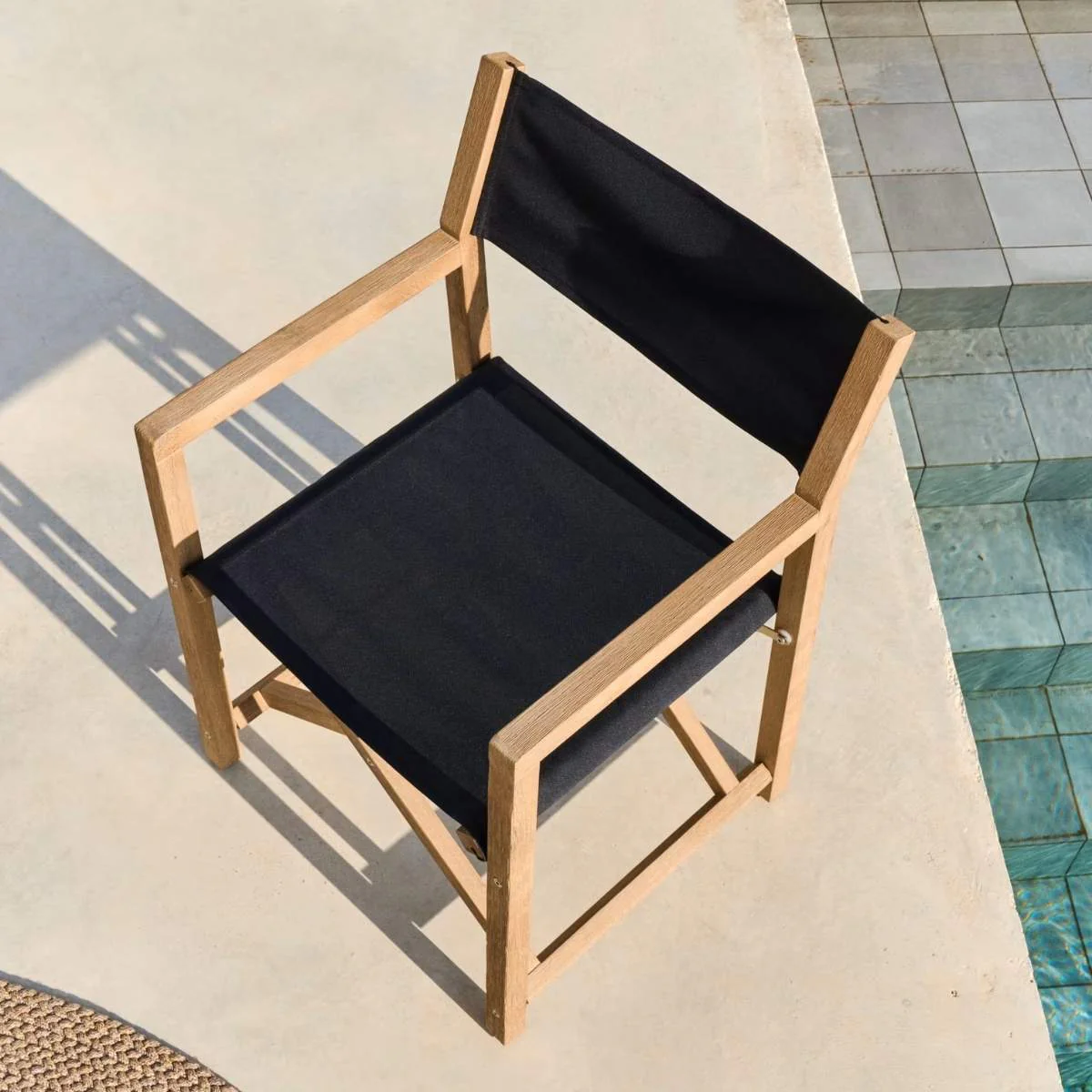Kave Home Vilara blue and beige striped outdoor folding chair made of FSC 100% solid acacia wood - Image 63
