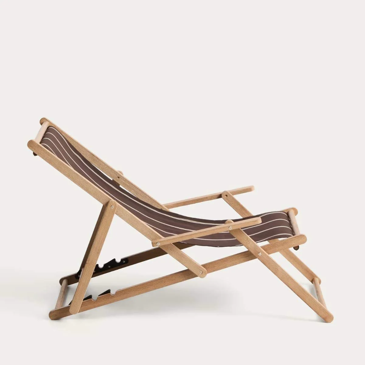 Kave Home Vilara brown and beige striped outdoor folding deck chair made of FSC 100% solid acacia wood - Image 10