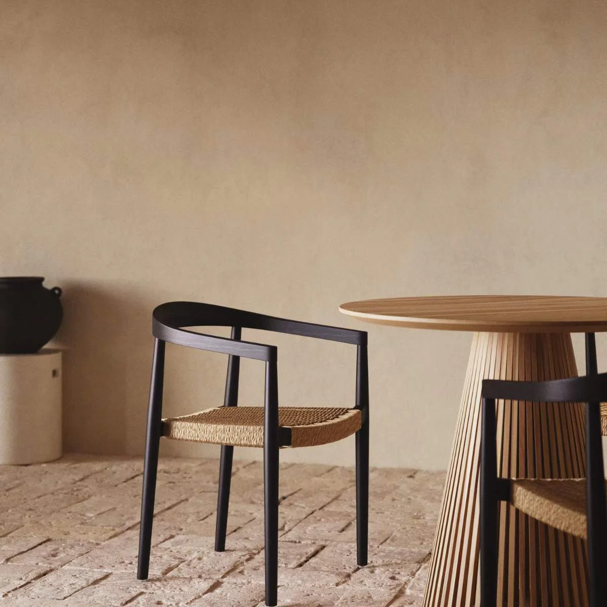 Kave Home Ydalia stackable outdoor chair in solid teak wood with natural finish and black rope - Image 39