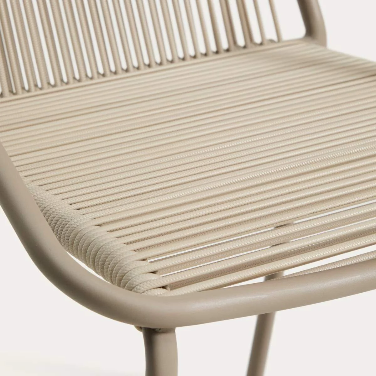 Kave Home Zivia stackable outdoor chair in ecru rope cord and burgundy galvanised steel - Image 15