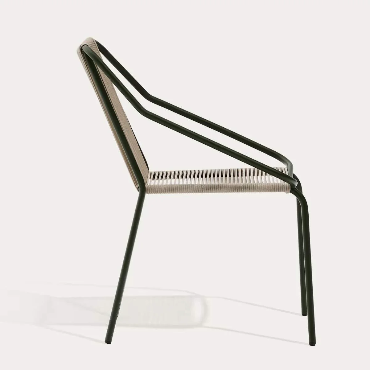 Kave Home Zivia stackable outdoor chair in ecru rope cord and burgundy galvanised steel - Image 20