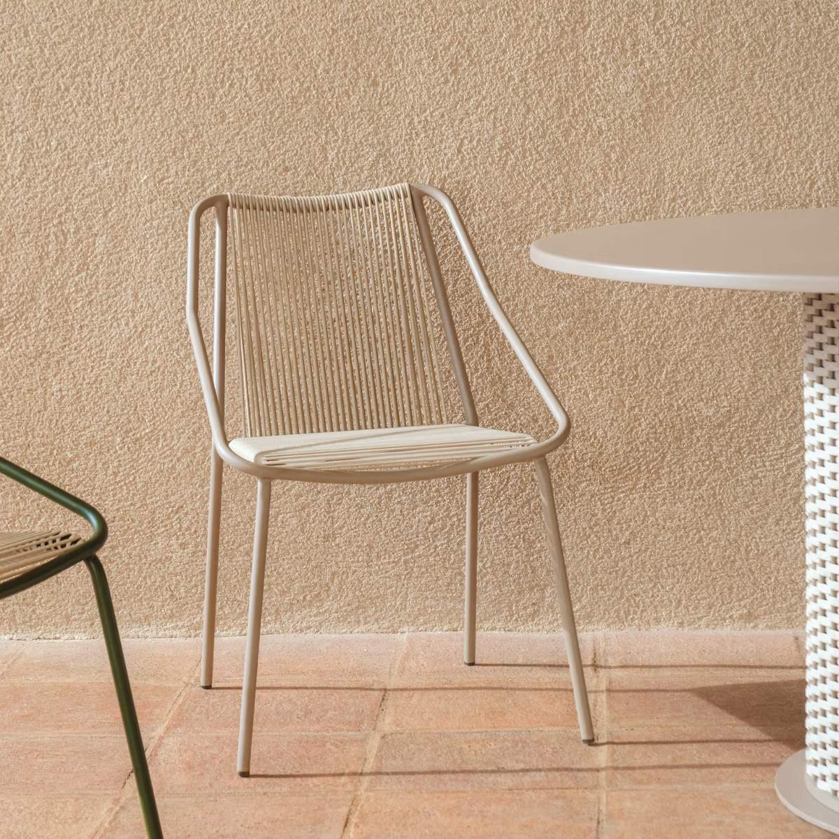 Kave Home Zivia stackable outdoor chair in ecru rope cord and burgundy galvanised steel - Image 29