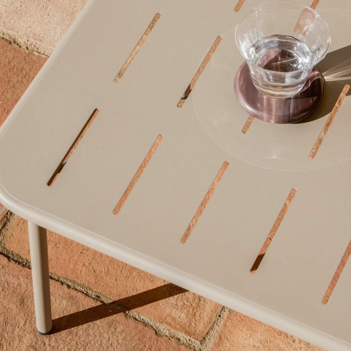 Kave Home Zivia outdoor table in taupe galvanised steel 90 x 50cm - Image 5