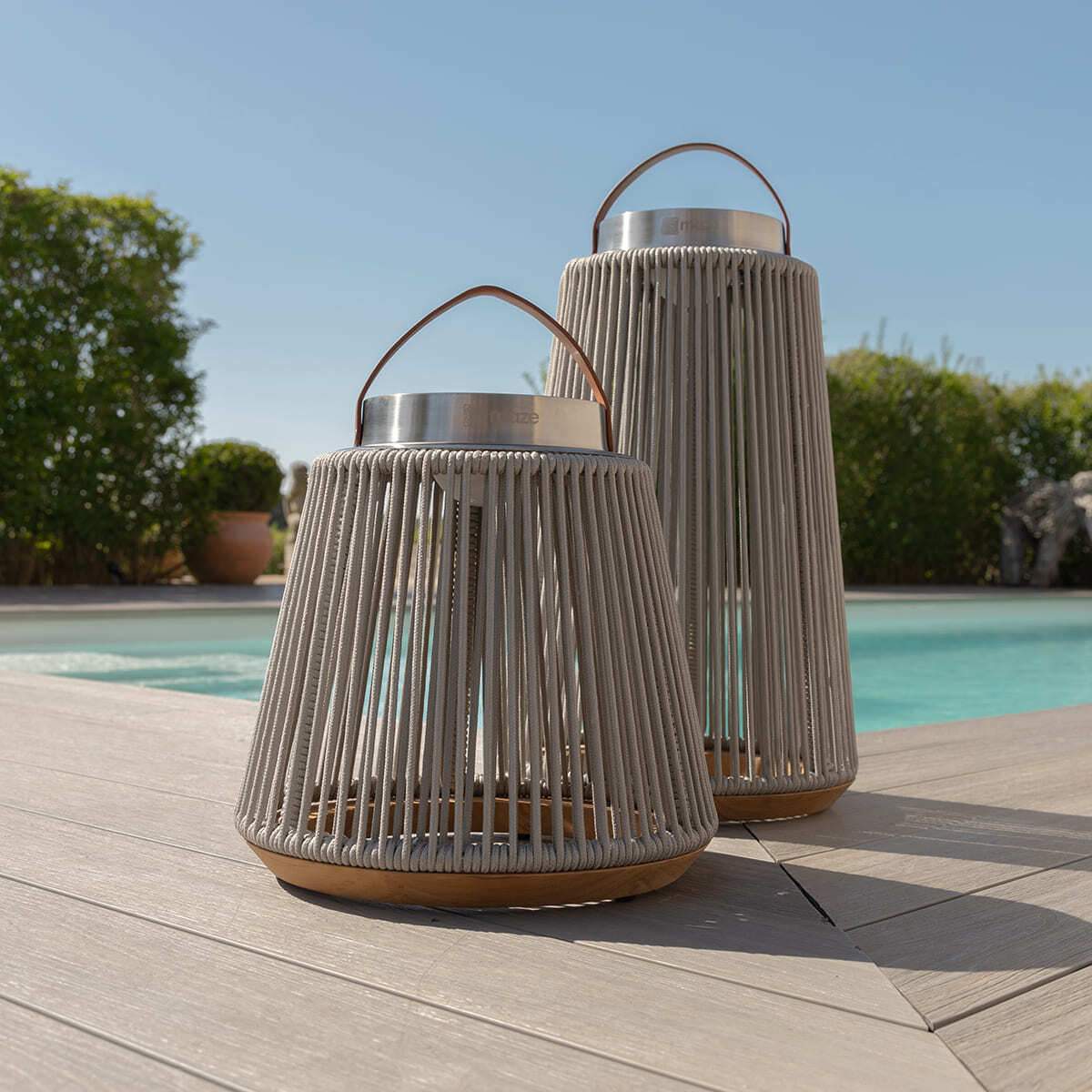 Maze - Athena Small Solar Light - Light Grey - Image 4