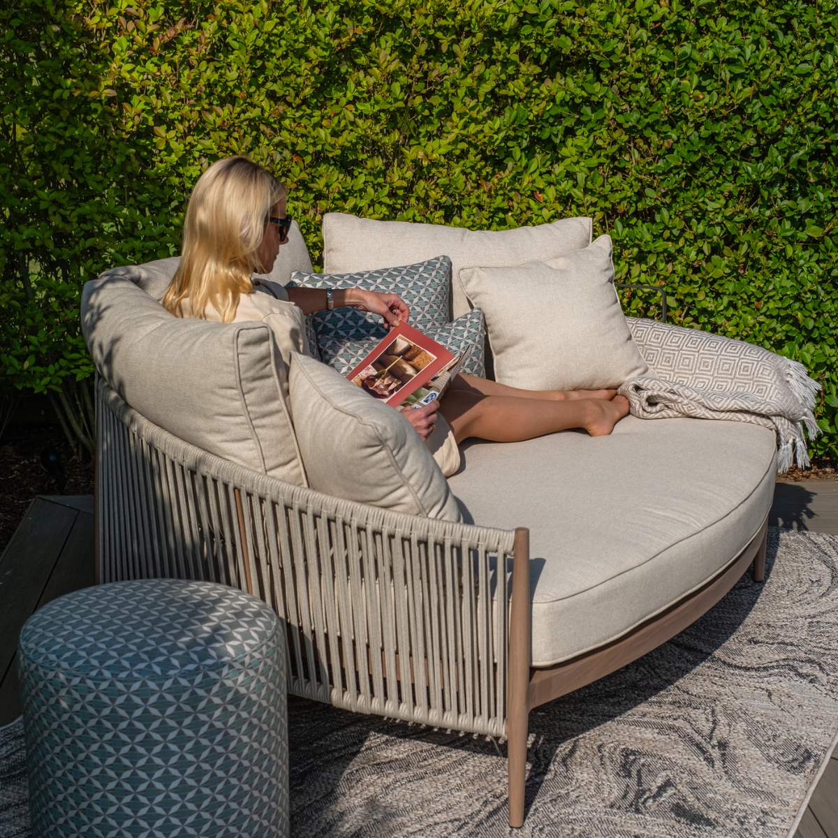 Maze Havana Rope Weave Daybed - Image 5