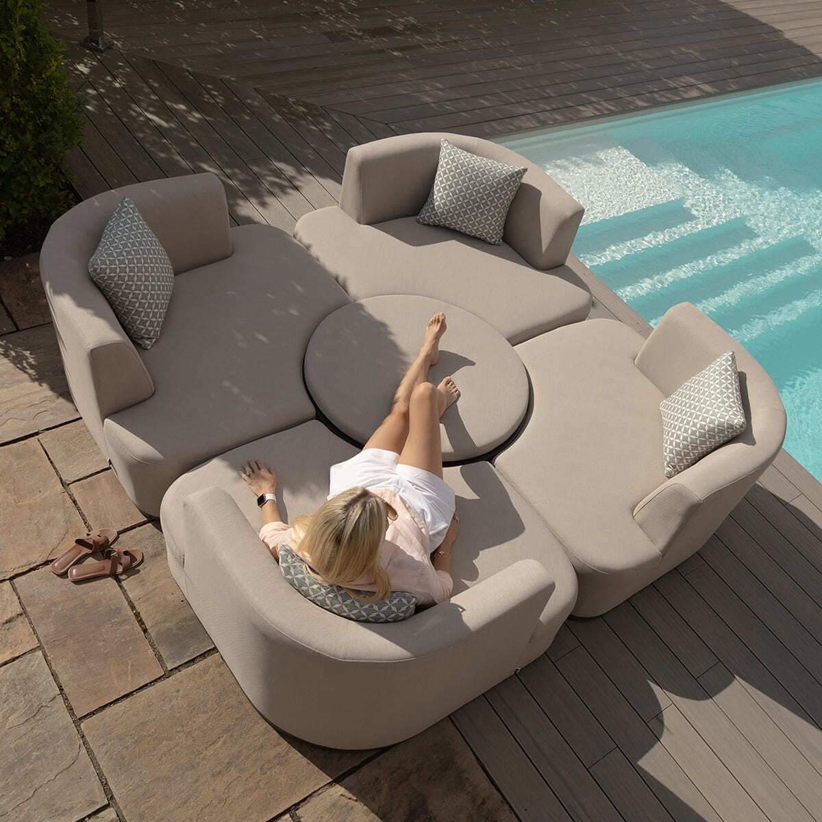 Maze - Outdoor Fabric Snug Lifestyle Suite - Image 50