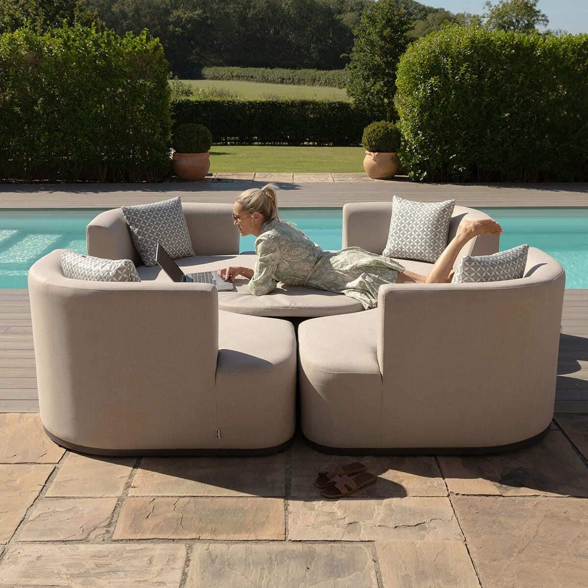 Maze - Outdoor Fabric Snug Lifestyle Suite - Image 51