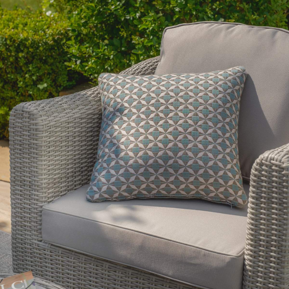 Maze Oxford 2 Seat Rattan Sofa Set - Ceramic Glass - Image 10