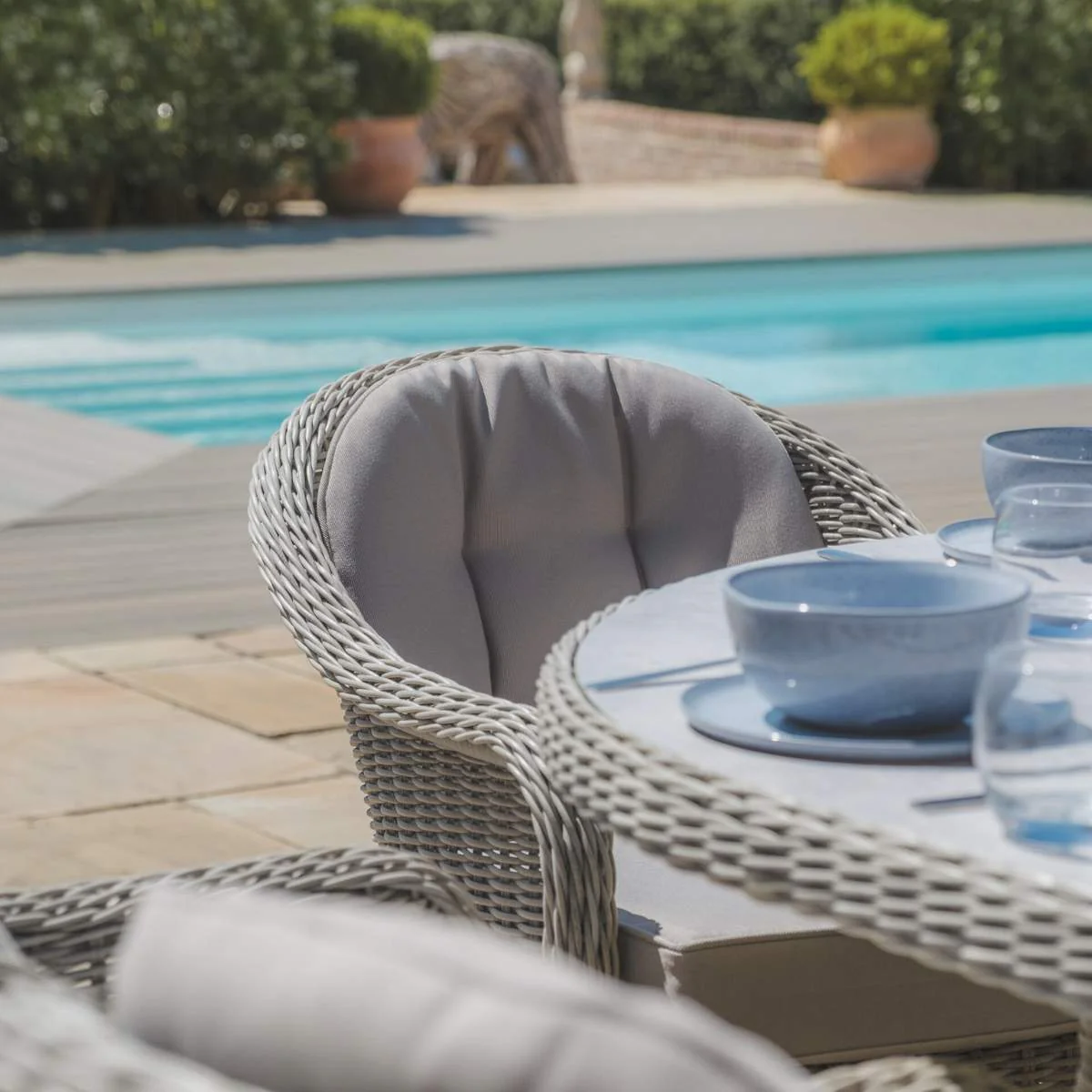 Maze Oxford 8 Seat Oval Dining Set - Image 13