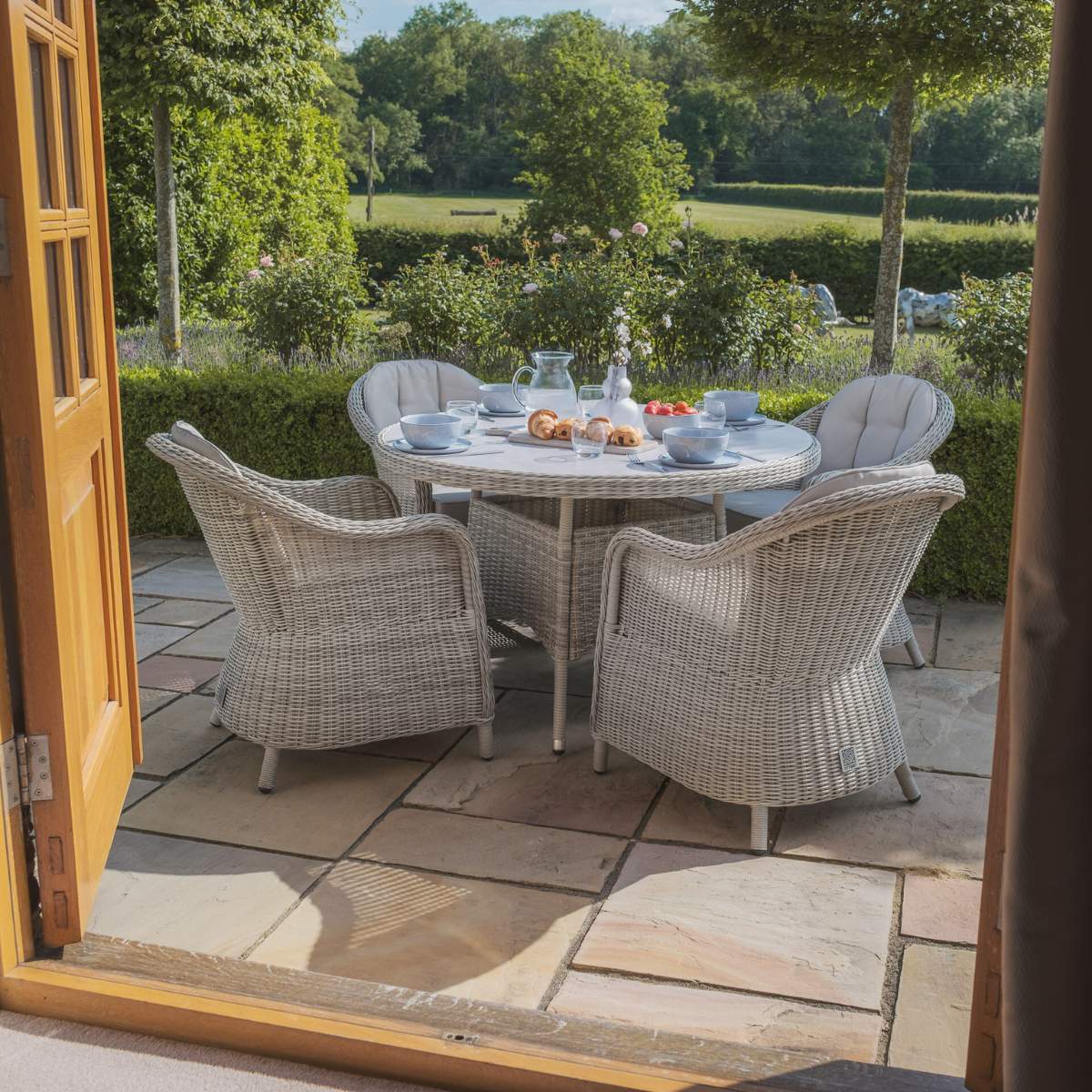 Maze Oxford Heritage 4 Seat Round Rattan Dining Set - Ceramic Glass - Image 10