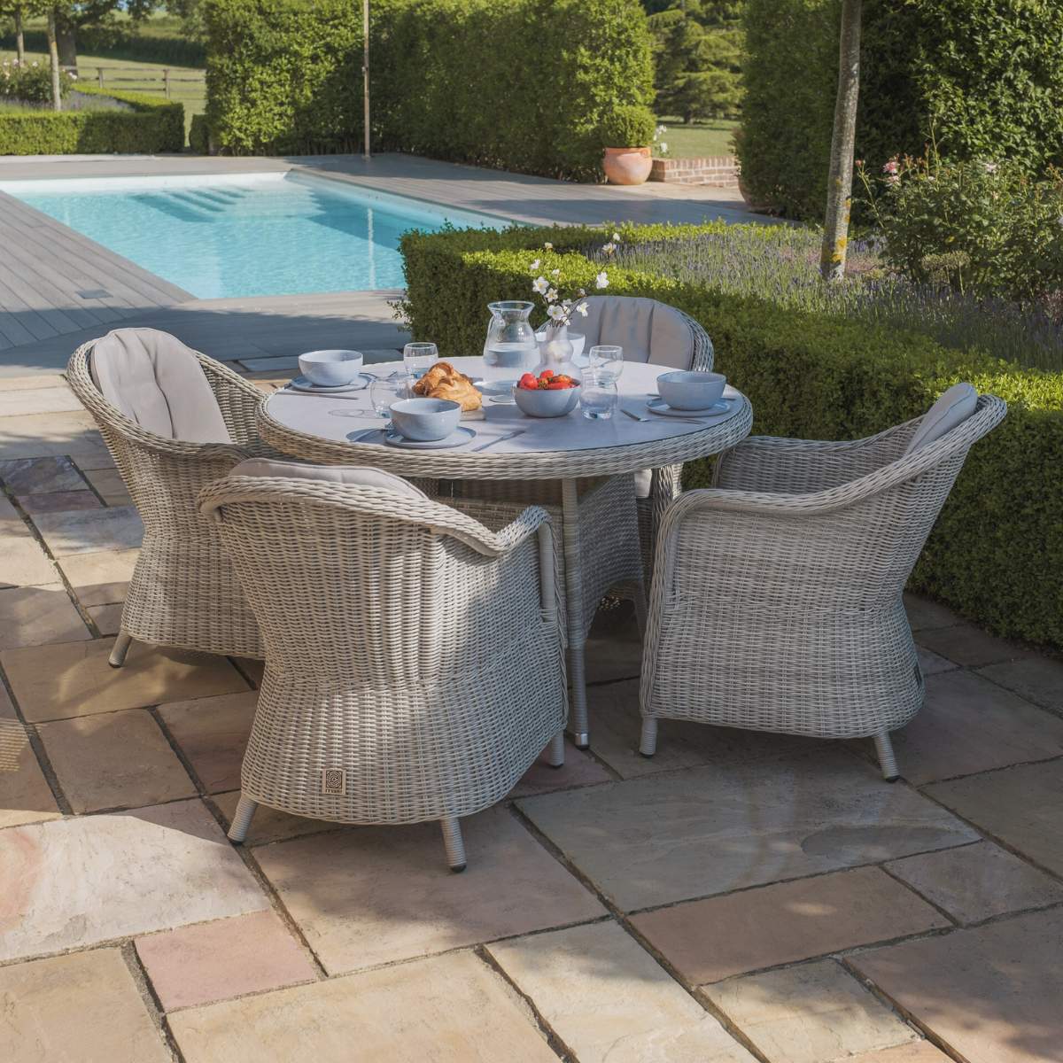 Maze Oxford Heritage 4 Seat Round Rattan Dining Set - Ceramic Glass - Image 11