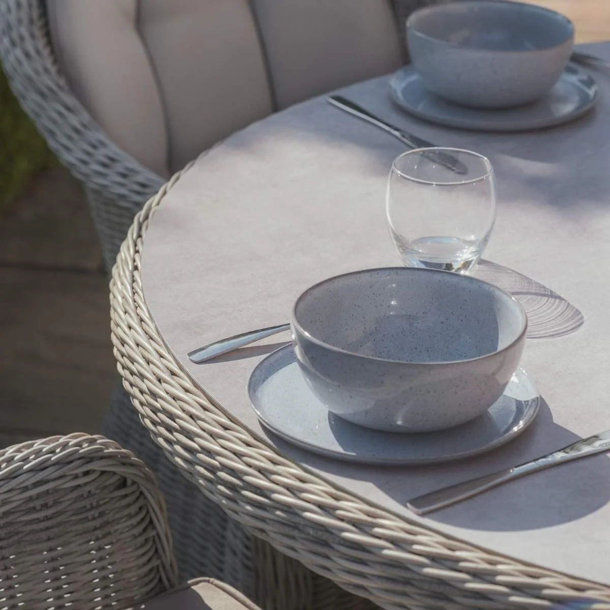 Maze Oxford Heritage 4 Seat Round Rattan Dining Set - Ceramic Glass - Image 6
