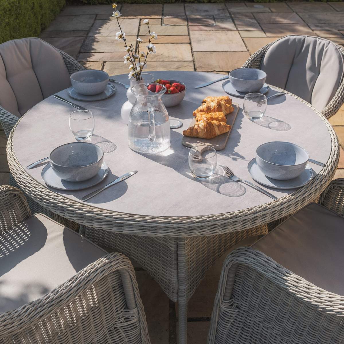 Maze Oxford Heritage 4 Seat Round Rattan Dining Set - Ceramic Glass - Image 9
