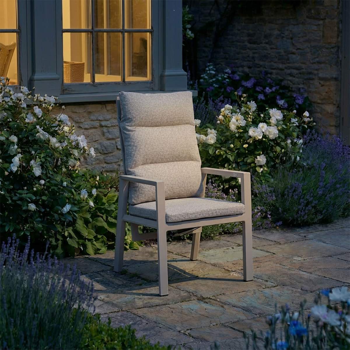Maze - Valencia Reclining 6-8 Seat Aluminium Extending Garden Dining Set - Latte - Image 12