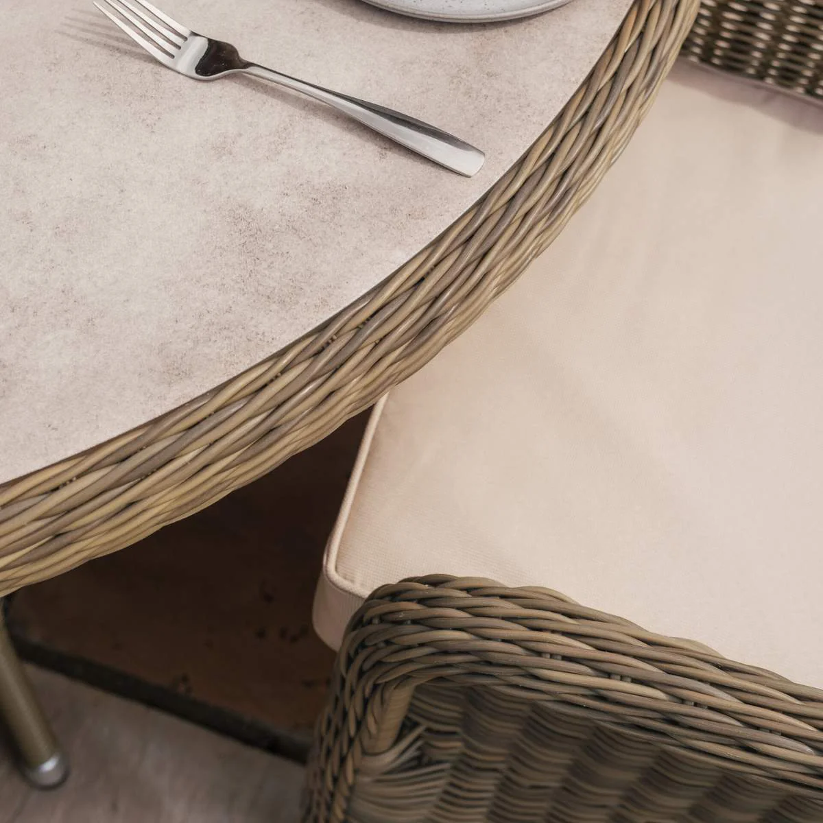 Maze Winchester 8 Seat Oval Dining Set - Image 12