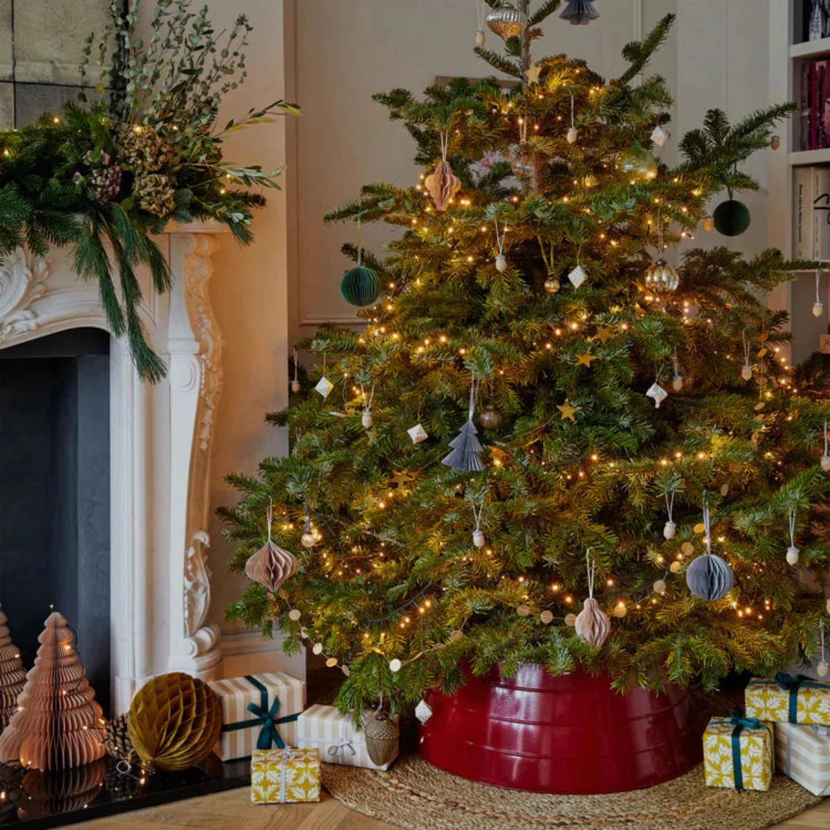 Ivyline Metal Christmas Tree Skirt Bordeaux - Image 2
