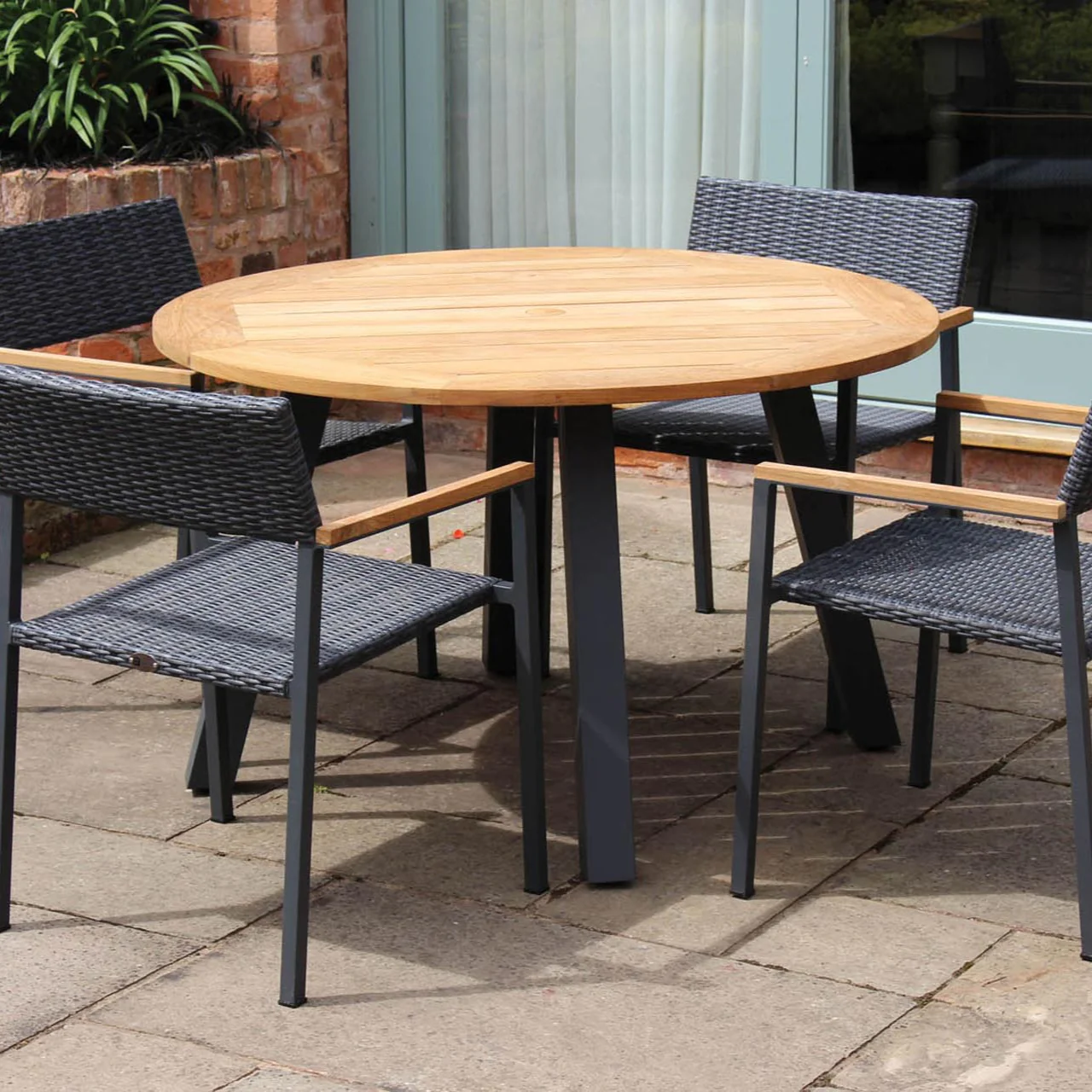 PR Home Atlantic 120cm Round Outdoor Dining Table – Anthracite / Teak - Image 7