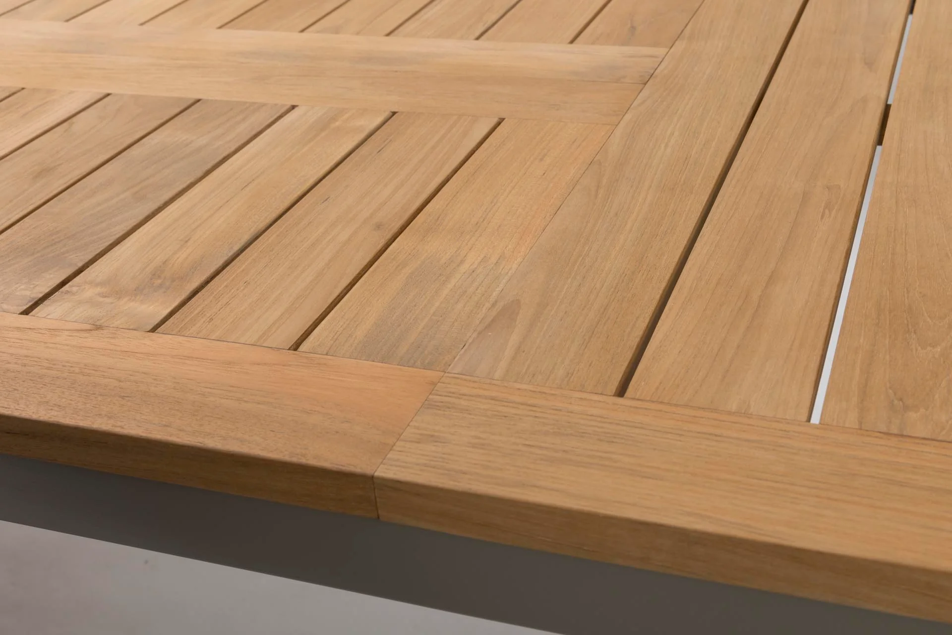 PR Home Atlantic Extending Dining Table – Powder Coated Anthracite/Teak - Image 4