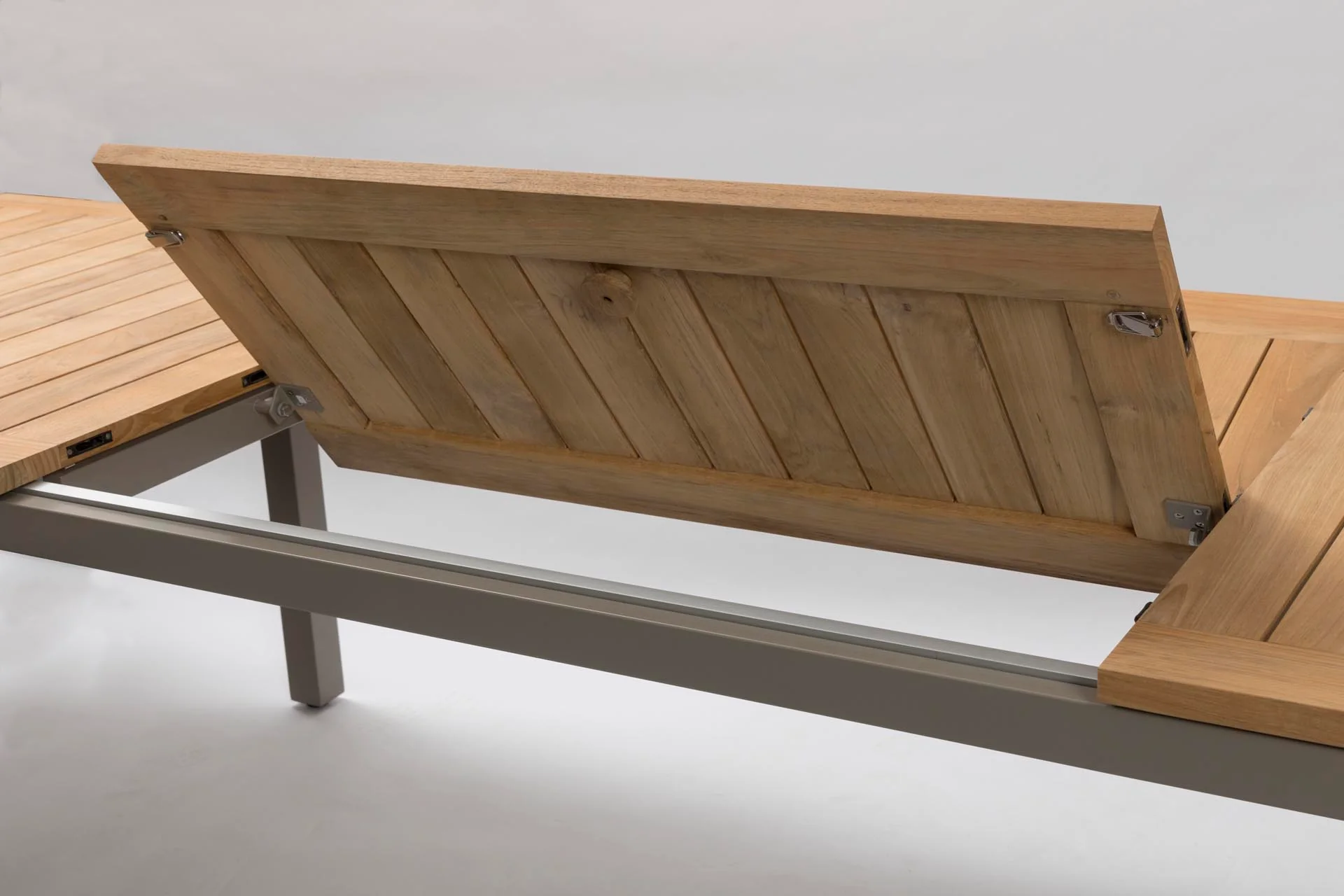 PR Home Atlantic Extending Dining Table – Powder Coated Anthracite/Teak - Image 9