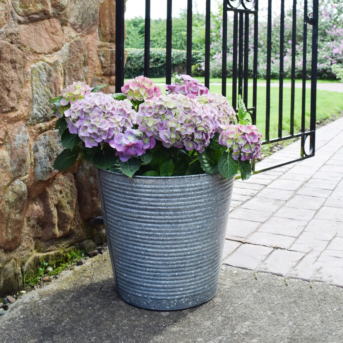Ivyline Ribbed Galvanised Planter - Image 6