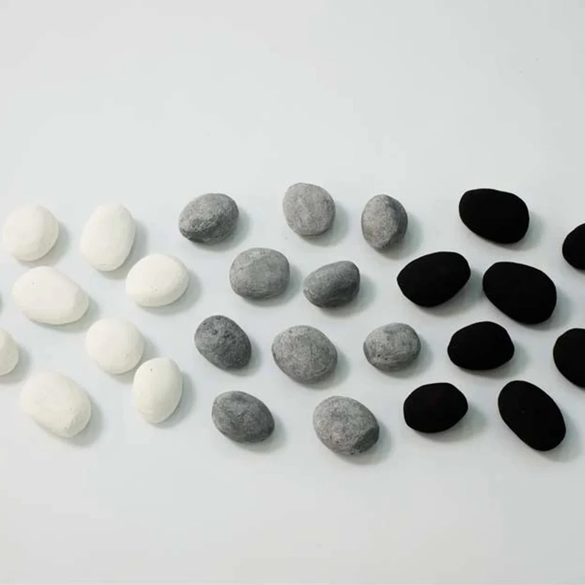 ScandiFlames Ceramics Pebbles White - 24 Pieces - Image 4