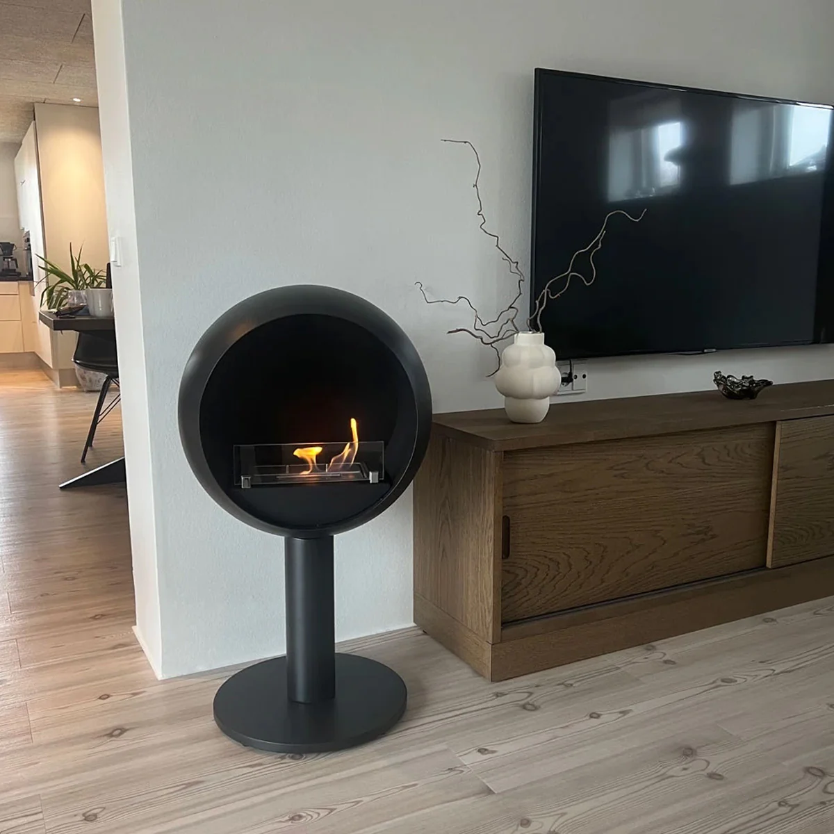 ScandiFlames Edmonton Freestanding Bioethanol Fireplace - Image 6