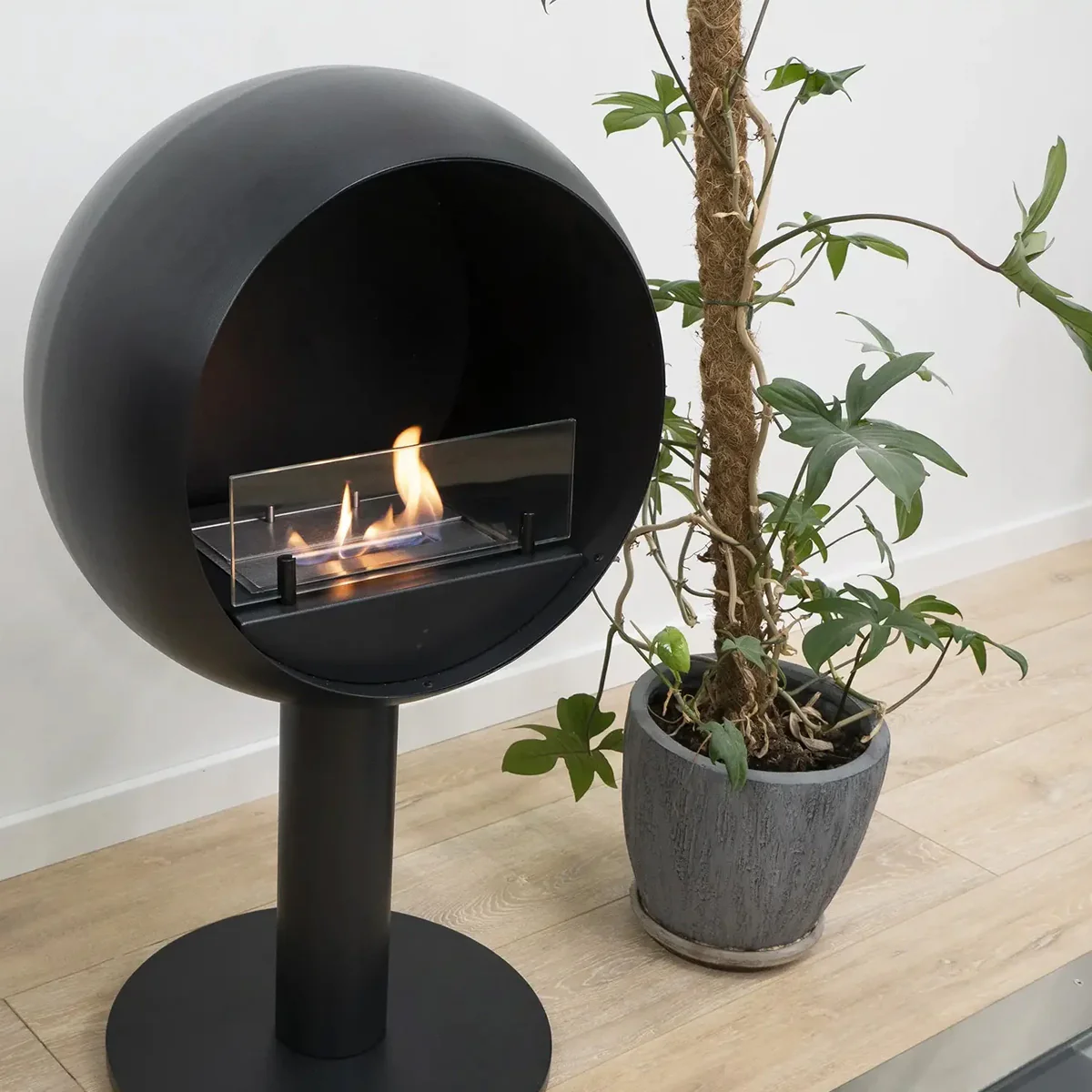 ScandiFlames Edmonton Freestanding Bioethanol Fireplace - Image 8