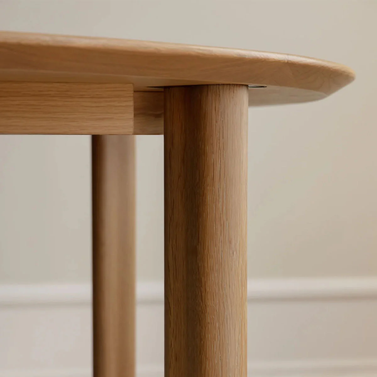 Umage Comfort Circle Table - Extendable - Image 27