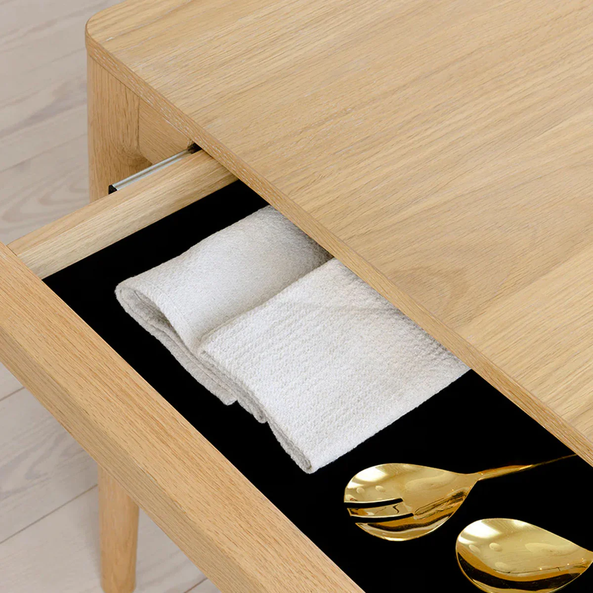 Umage Heart'n'Soul Dining Table 200 - Image 15