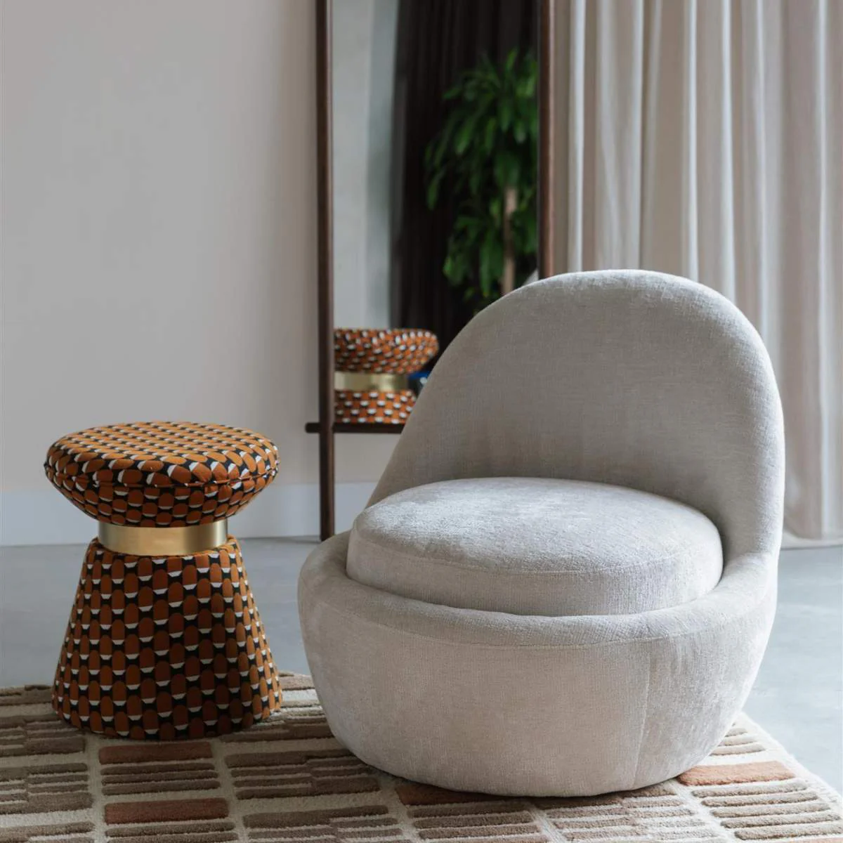 White Label Living Stool Pin - Image 6